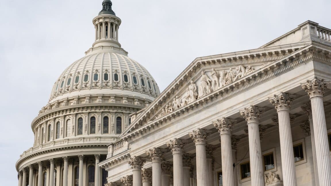 Exterior view of the US Capitol building, including its dome.