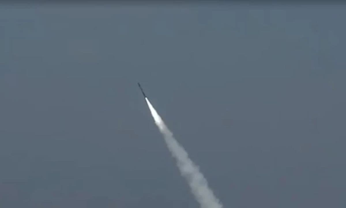 Pakistan Army Test-Fires Hypersonic Ballistic Missile Fatah-2 Extended Range